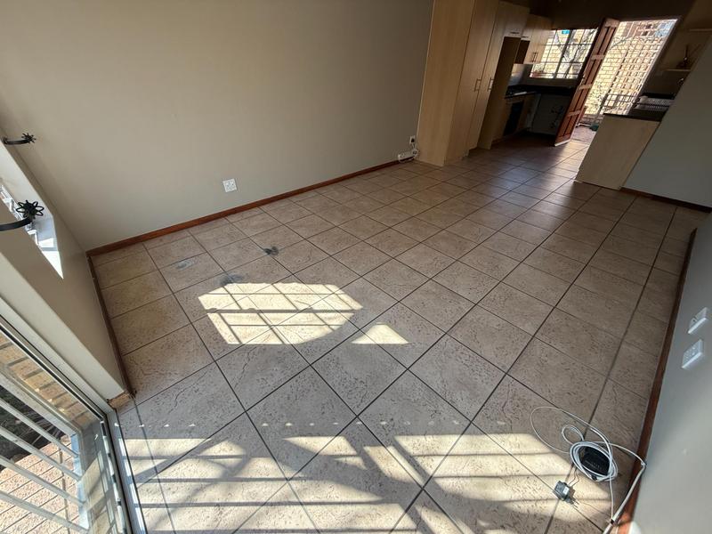 2 Bedroom Property for Sale in The Reeds Gauteng