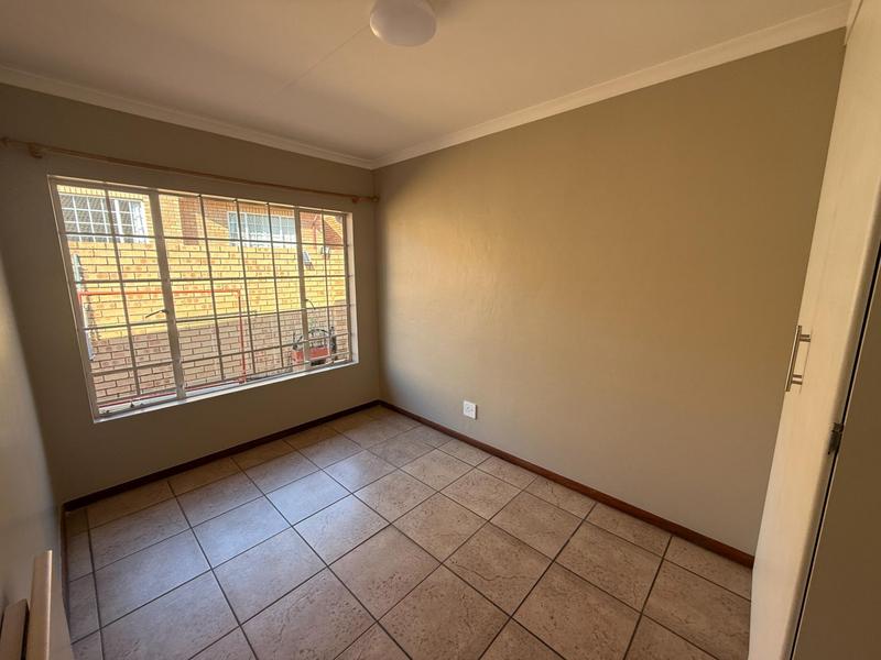 2 Bedroom Property for Sale in The Reeds Gauteng