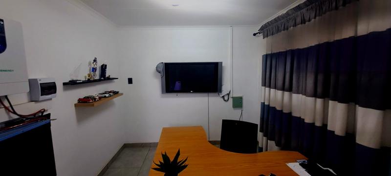 3 Bedroom Property for Sale in Klippoortjie Gauteng