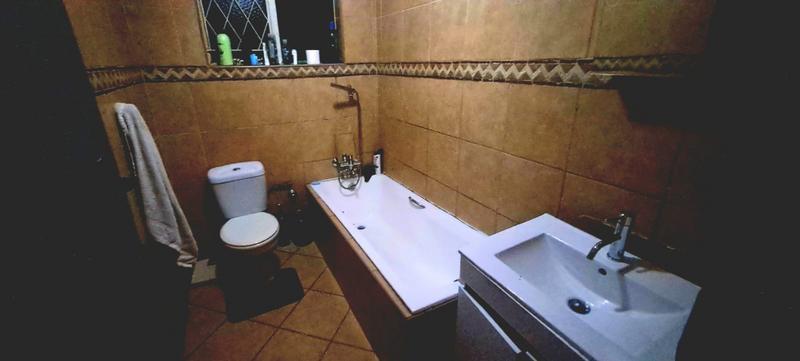3 Bedroom Property for Sale in Klippoortjie Gauteng