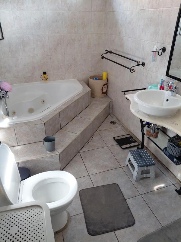 4 Bedroom Property for Sale in Norwood Gauteng