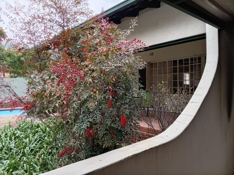To Let 1 Bedroom Property for Rent in Fourways Gauteng