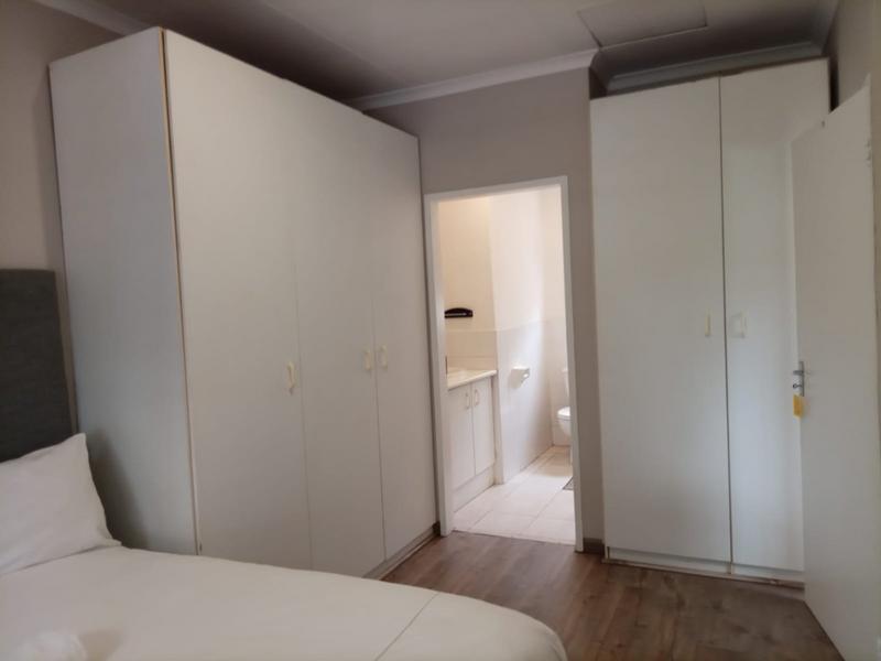 To Let 1 Bedroom Property for Rent in Fourways Gauteng