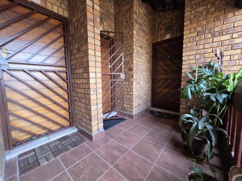 2 Bedroom Property for Sale in New Redruth Gauteng