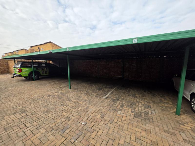 2 Bedroom Property for Sale in New Redruth Gauteng