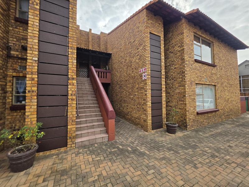 2 Bedroom Property for Sale in New Redruth Gauteng