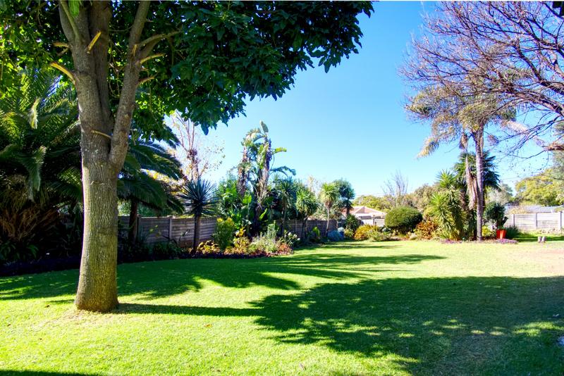3 Bedroom Property for Sale in Linden Gauteng