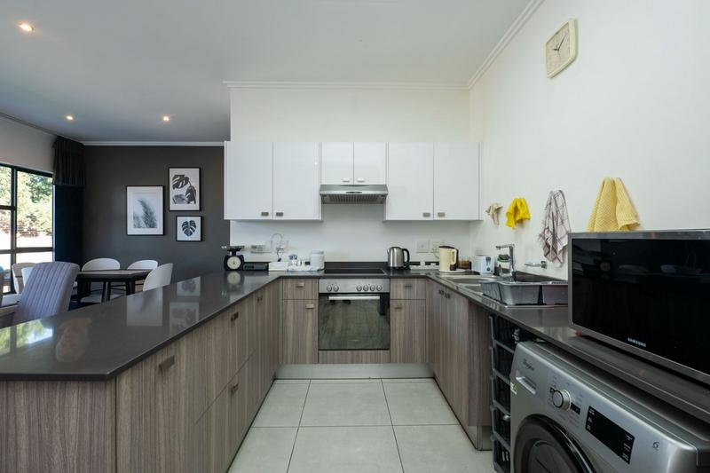 To Let 2 Bedroom Property for Rent in Bryanston Gauteng