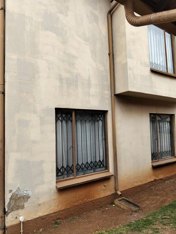 3 Bedroom Property for Sale in Clayville Gauteng