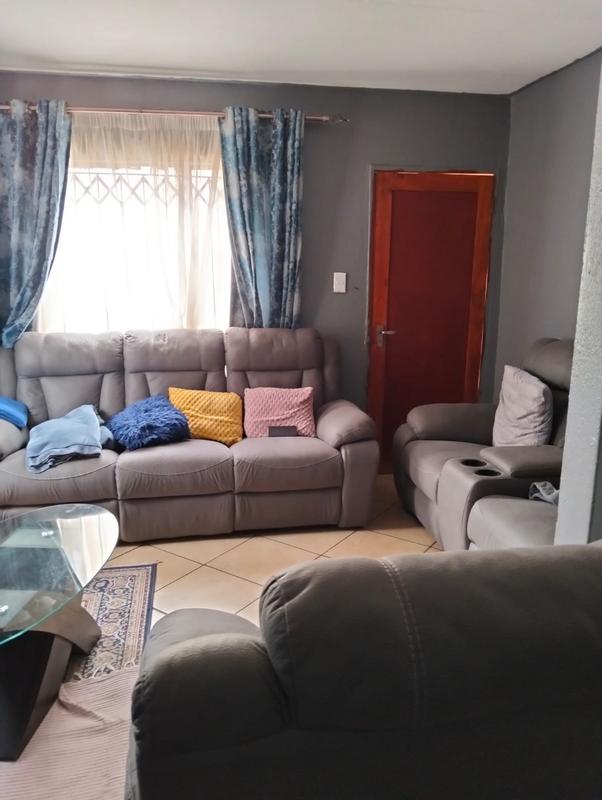 3 Bedroom Property for Sale in Clayville Gauteng