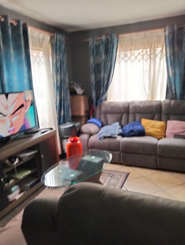 3 Bedroom Property for Sale in Clayville Gauteng