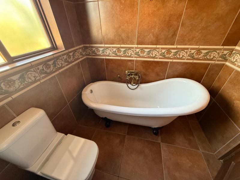 4 Bedroom Property for Sale in Rooihuiskraal North Gauteng