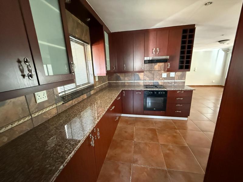 4 Bedroom Property for Sale in Rooihuiskraal North Gauteng