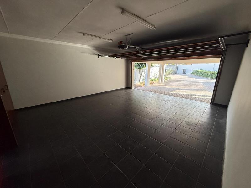 4 Bedroom Property for Sale in Rooihuiskraal North Gauteng