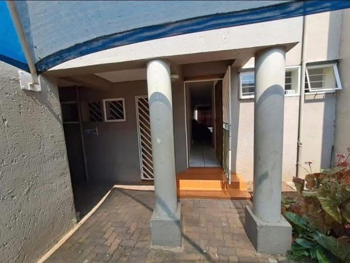 To Let 2 Bedroom Property for Rent in Oakdene Gauteng
