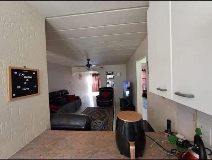 To Let 2 Bedroom Property for Rent in Oakdene Gauteng
