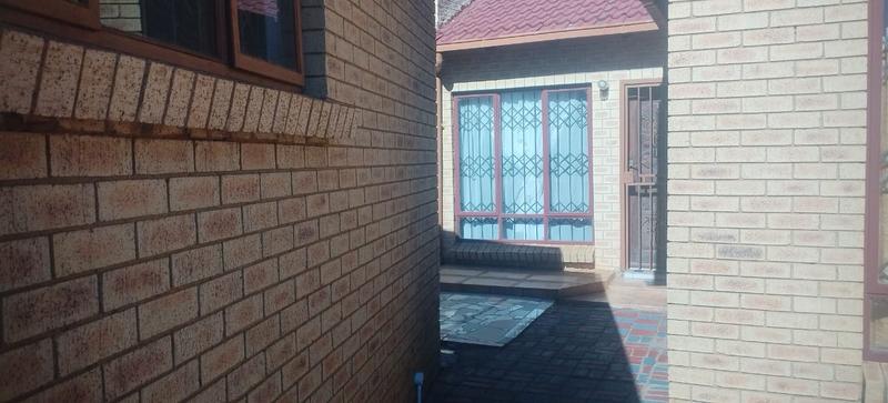3 Bedroom Property for Sale in Dobsonville Ext 3 Gauteng