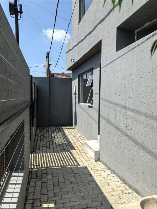 To Let 8 Bedroom Property for Rent in Klipspruit Gauteng