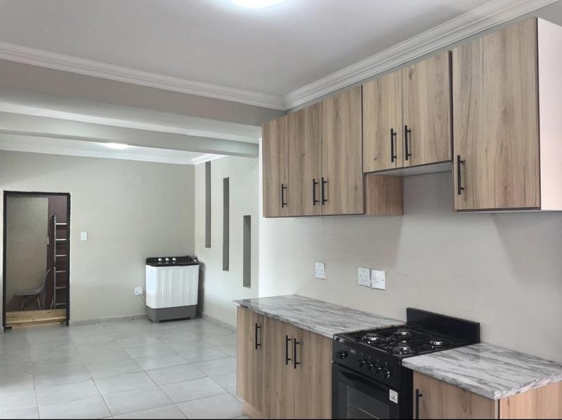 To Let 8 Bedroom Property for Rent in Klipspruit Gauteng