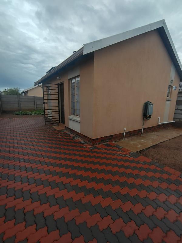 To Let 2 Bedroom Property for Rent in Sky City Gauteng