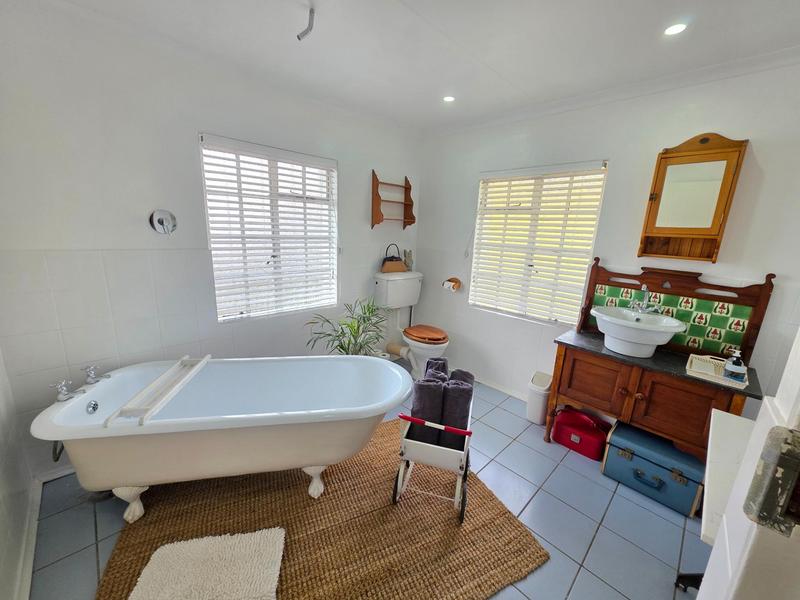 5 Bedroom Property for Sale in Golf Park Gauteng