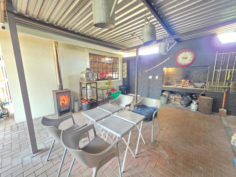 5 Bedroom Property for Sale in Golf Park Gauteng