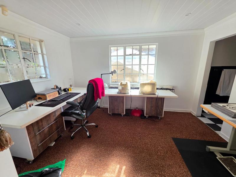 5 Bedroom Property for Sale in Golf Park Gauteng