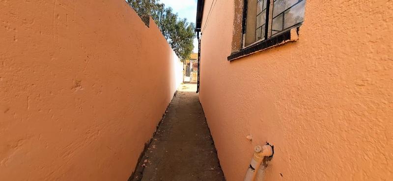 2 Bedroom Property for Sale in Tembisa Gauteng