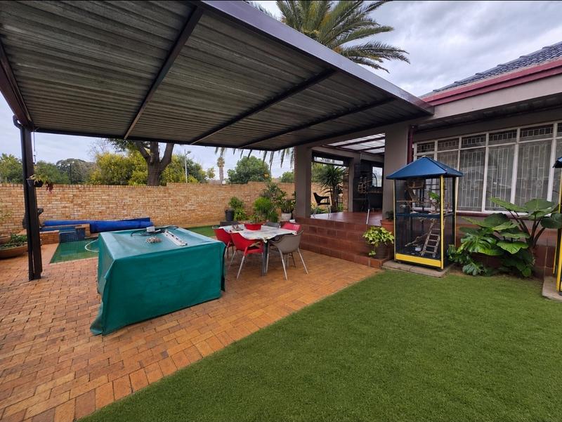 3 Bedroom Property for Sale in New Redruth Gauteng