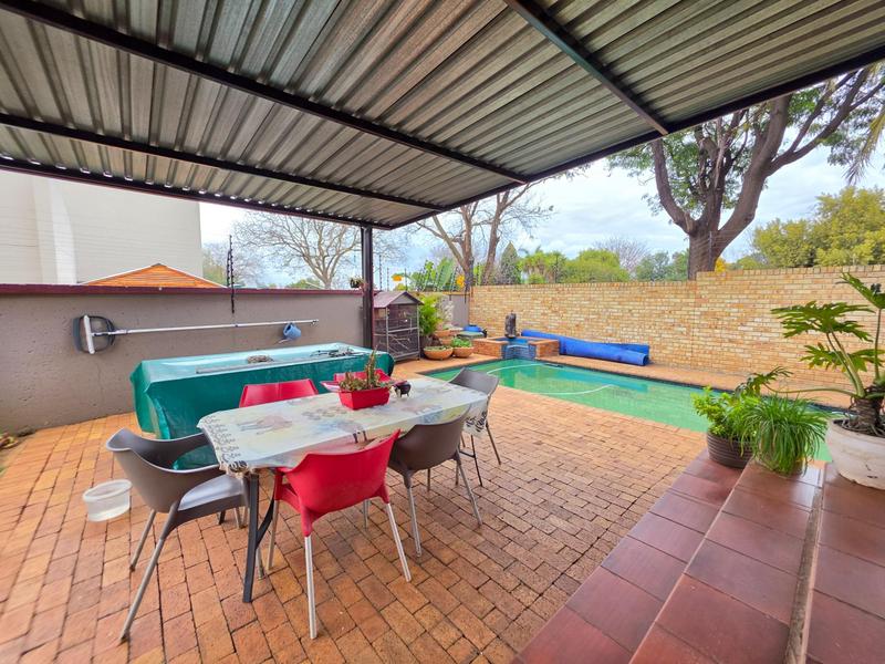 3 Bedroom Property for Sale in New Redruth Gauteng