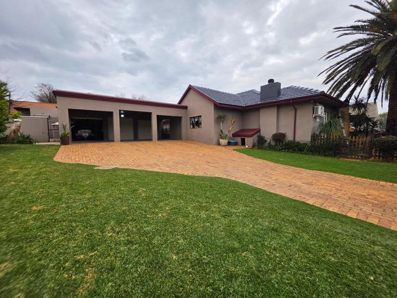 3 Bedroom Property for Sale in New Redruth Gauteng