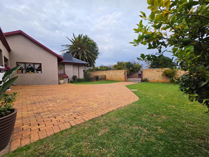 3 Bedroom Property for Sale in New Redruth Gauteng