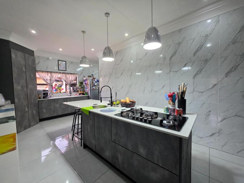 3 Bedroom Property for Sale in New Redruth Gauteng