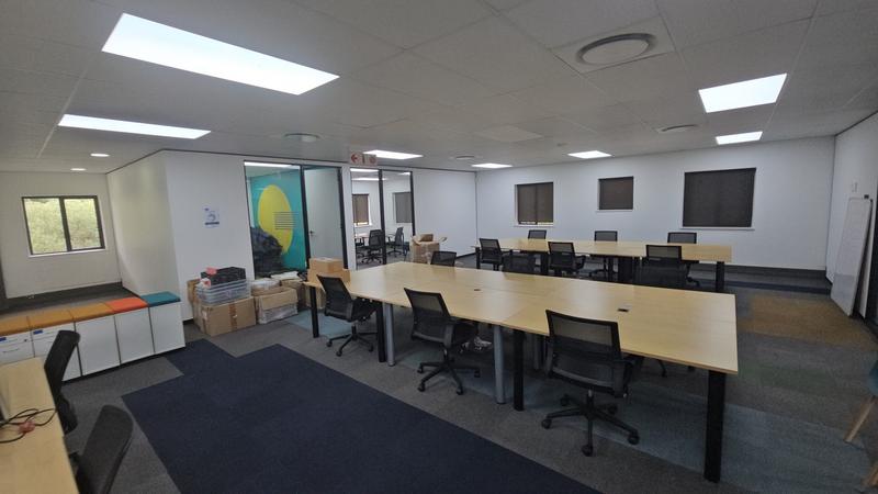 To Let Commercial Property for Rent in Vorna Valley Gauteng