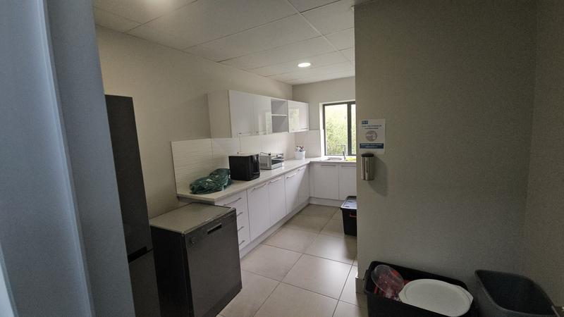 To Let Commercial Property for Rent in Vorna Valley Gauteng