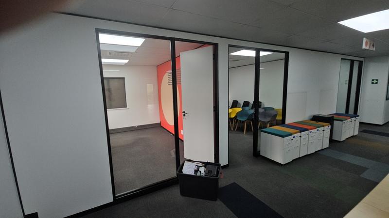 To Let Commercial Property for Rent in Vorna Valley Gauteng