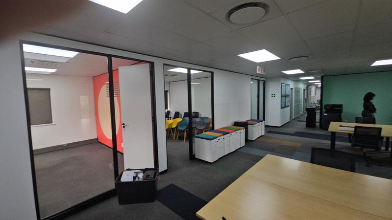 To Let Commercial Property for Rent in Vorna Valley Gauteng