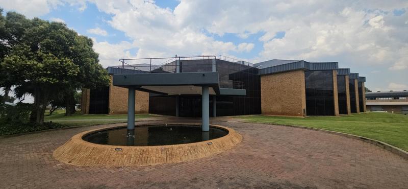 To Let Commercial Property for Rent in Randjespark Gauteng