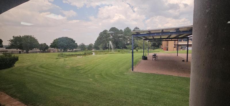 To Let Commercial Property for Rent in Randjespark Gauteng