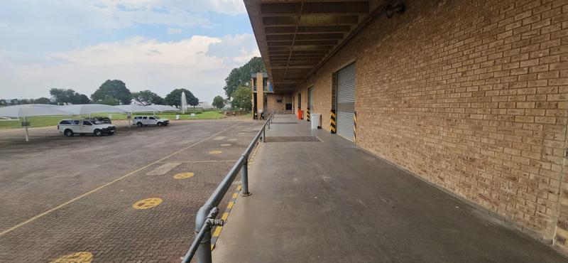 To Let Commercial Property for Rent in Randjespark Gauteng