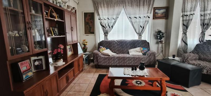 3 Bedroom Property for Sale in Mountain View Gauteng
