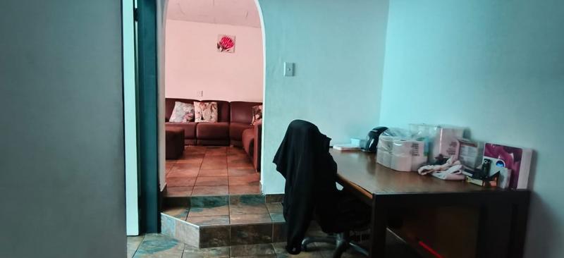 3 Bedroom Property for Sale in Mountain View Gauteng