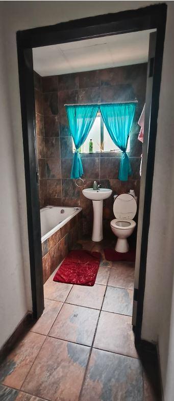 3 Bedroom Property for Sale in Mountain View Gauteng