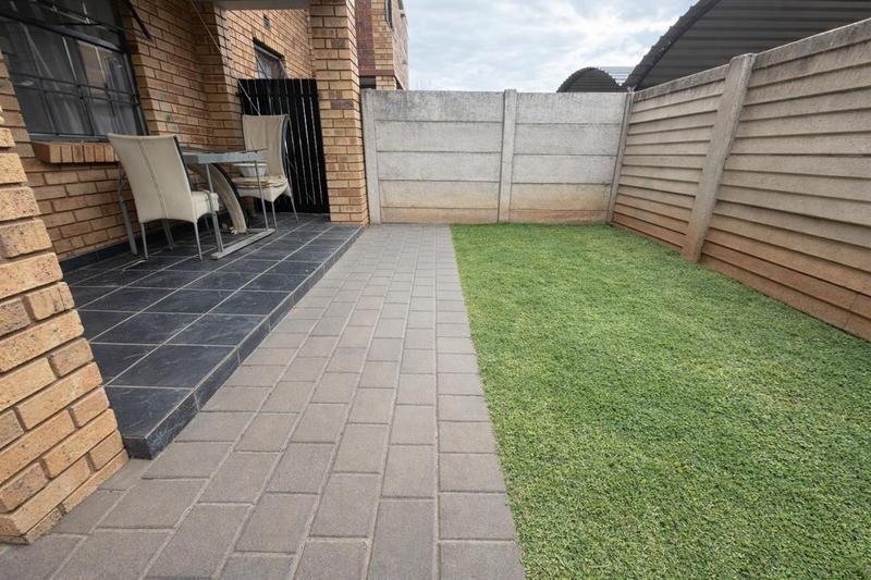 2 Bedroom Property for Sale in Montana Tuine Gauteng