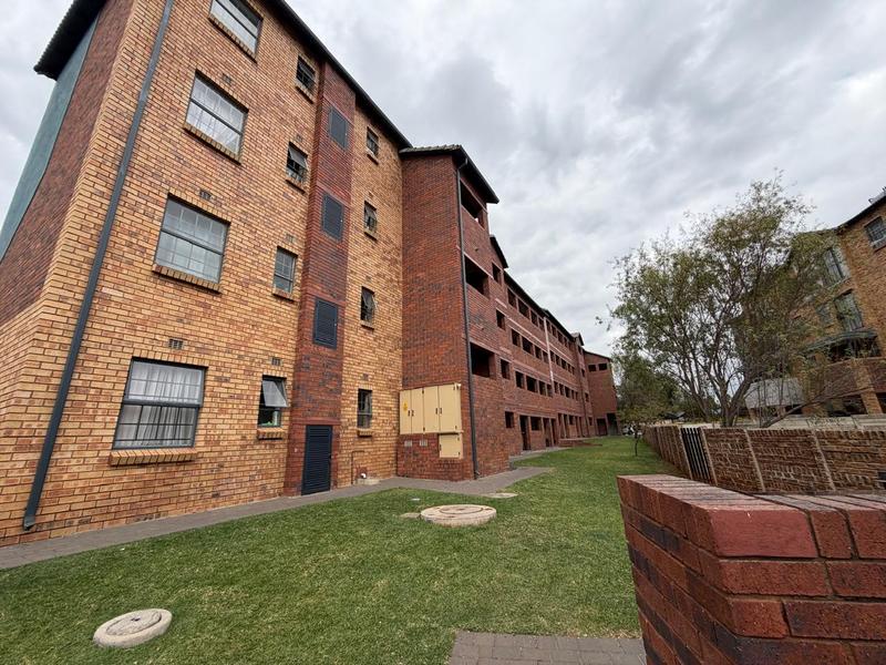 2 Bedroom Property for Sale in Montana Tuine Gauteng