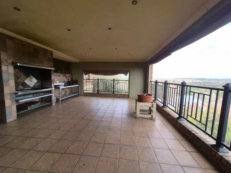 5 Bedroom Property for Sale in Cornwall Hill Gauteng
