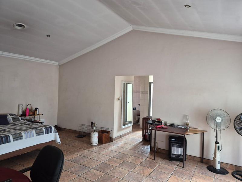 5 Bedroom Property for Sale in Cornwall Hill Gauteng