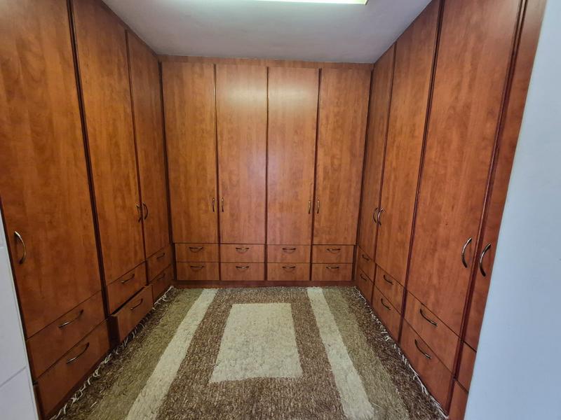 5 Bedroom Property for Sale in Cornwall Hill Gauteng