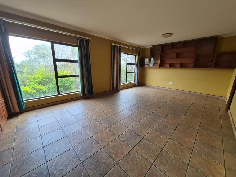 5 Bedroom Property for Sale in Cornwall Hill Gauteng
