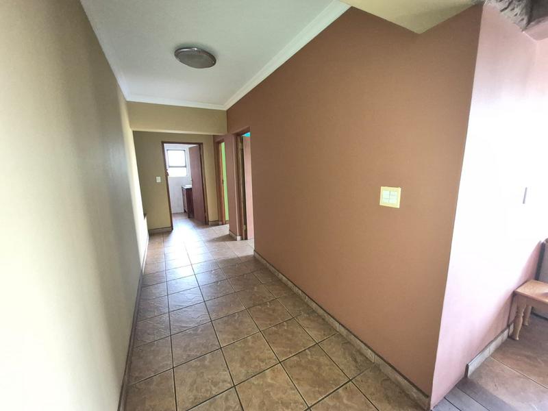 5 Bedroom Property for Sale in Cornwall Hill Gauteng